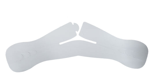 Schulterformer aus Pappe mit integrierter Rutschbremse