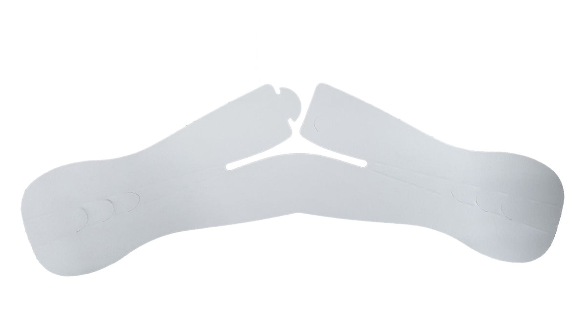 Cardboard shoulder shaper with integrated anti-slip device