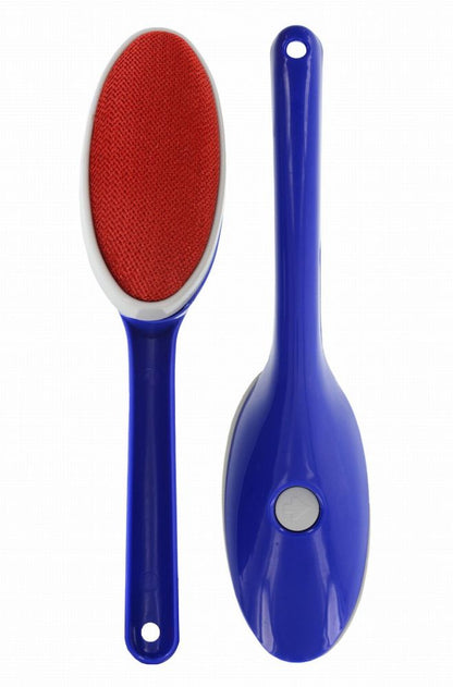 Rotatable textile brush, suitable for left- and right-handed users